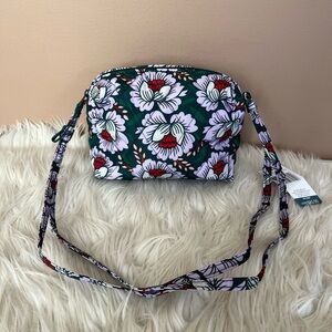 {Vera Bradley} Camera Bag Crossbody in Ultralight Lotus Sea Moss - NWT